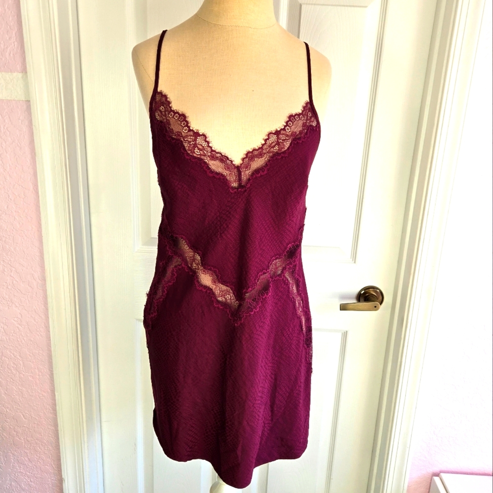 Victoria’s Secret Purple Lace Nightgown Size S Nightie‎ Chemise Lace Feminine